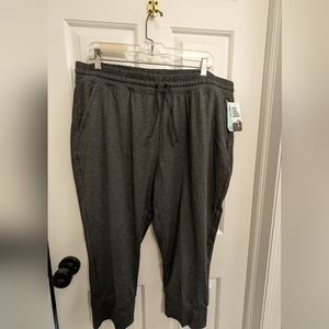 DSG women's midrise grey Capri joggers size XL brand new with tags